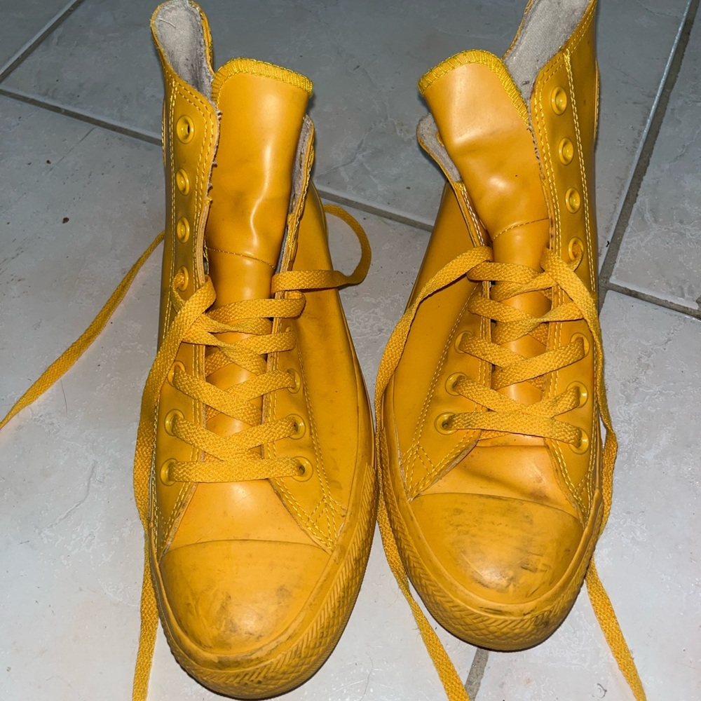 converse yellow rubber rain boots chuck taylor great condition 9 men women 11